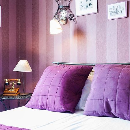 Отель Logis Le Relais Sarrasin Vezenobres Экстерьер фото