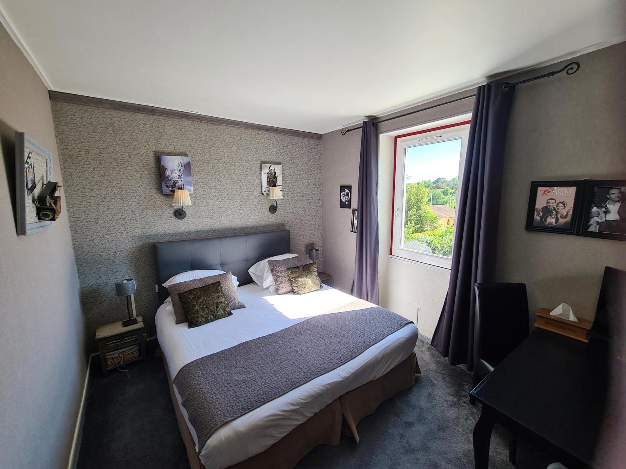 Отель Logis Le Relais Sarrasin Vezenobres Экстерьер фото